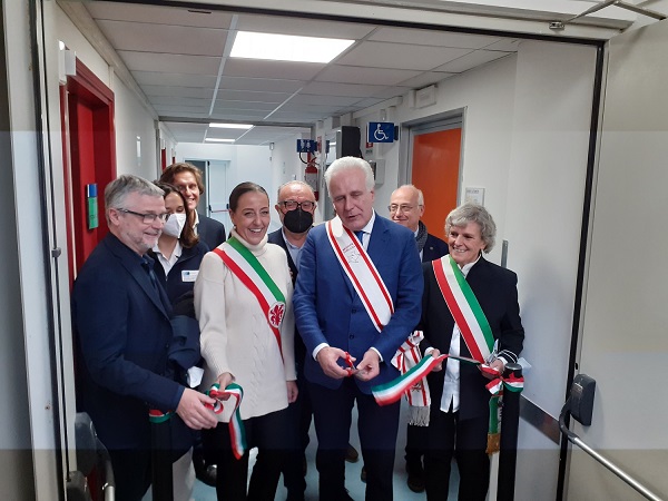 Dopo 2 il taglio del nastro