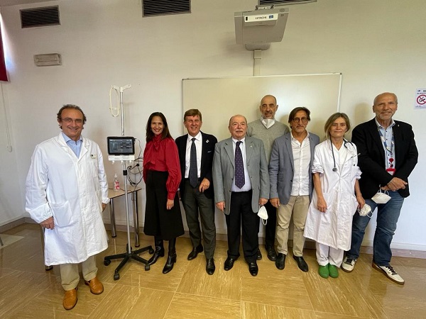 Foto di gruppo RIDOTTA col ventilatore al San Giovanni di Dio