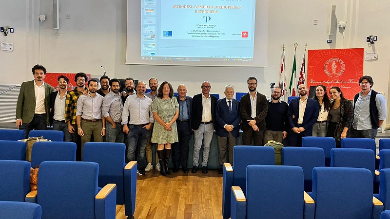 foto di gruppo docenti discenti corso formazione chirurgia ortopedica