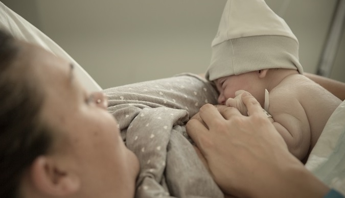 Nella foto mamma con bambino