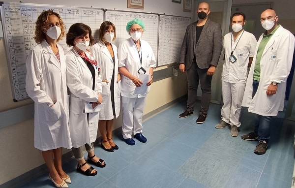 nella foto da sinistra le dottoresse Niccolai, Orsi, Di Renzo e Panigada con il dottor Buongiorno