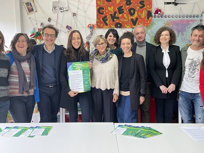 Un momento della sigla del protocollo per un nuovo servizio alla Casa della salute delle Piagge dedicato alle famiglie con bambini e adolescenti.