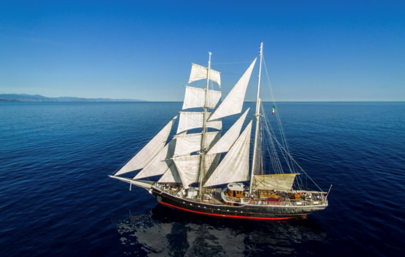 immagine concessa del brigantino di Nave Italia