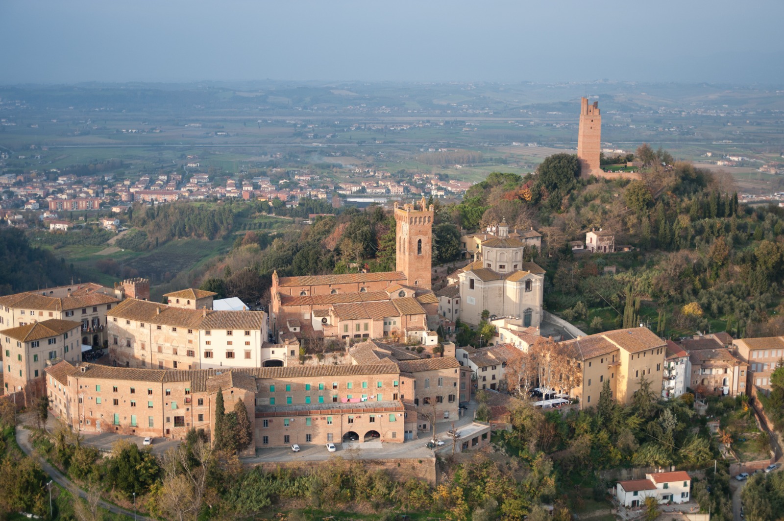 Una foto aerea di San Miniato concessa dal Comune