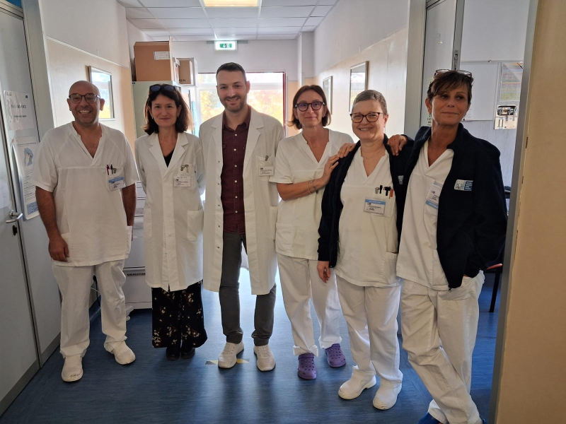 fotografia degli operatori sanitari del DH oncologico in cui si effettuano le vaccinazioni