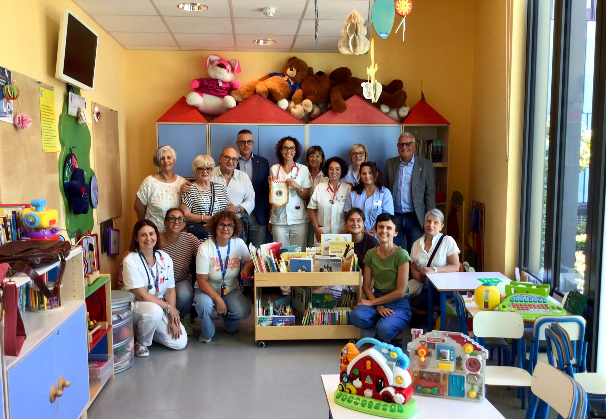 fotografia con tutti i protagonisti dell'iniziativa Le Parole che curano