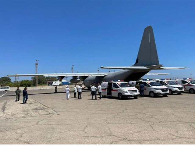 Aereo c130 atterrato nell'Aereoporto di Tripoli (Libia)