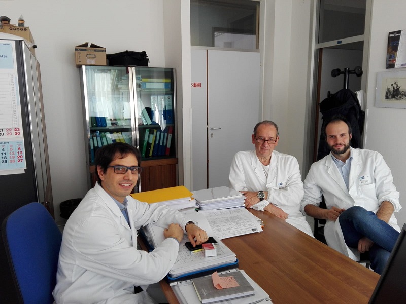 Il direttore sanitario con i medici della chirurgia del Mugello